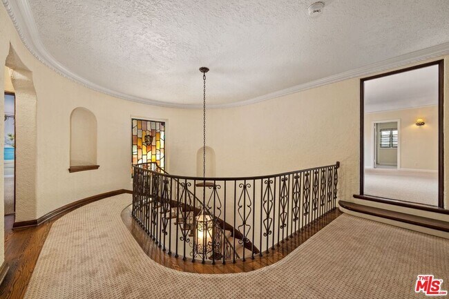 Building Photo - 434 S Muirfield Rd