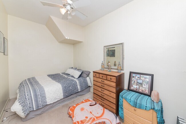 Foto del edificio - 2752 W Logan Blvd