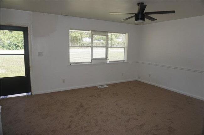 Building Photo - 2338 Clarissa Dr NW