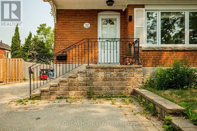 Building Photo - 32 Florens Ave
