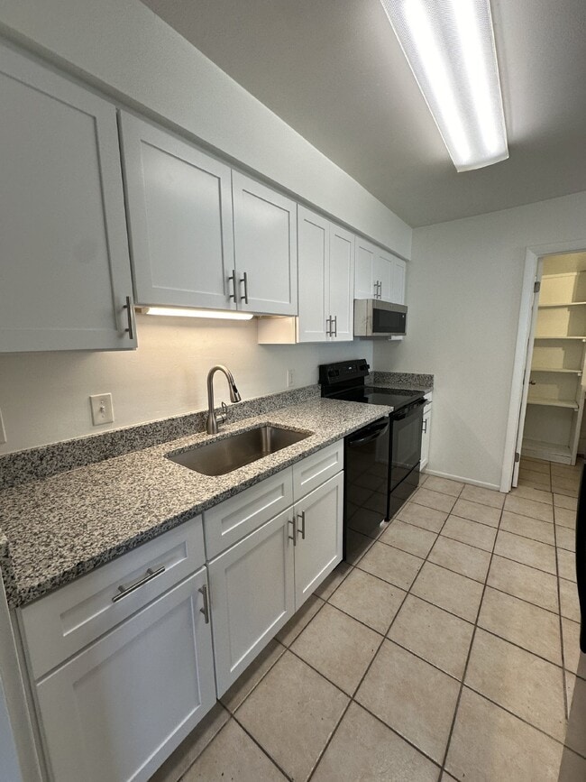 Foto del edificio - 3 bed, 2 bath pool home