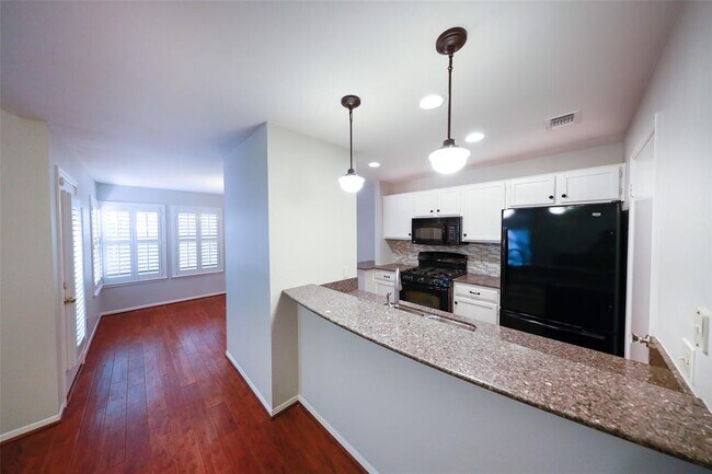 Foto del edificio - 70 Cokeberry Ct