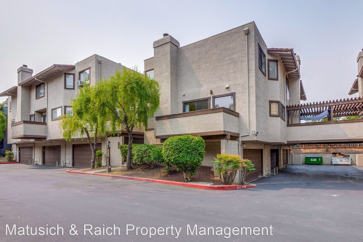 Foto principal - 2 br, 2.5 bath House - 1331 Fruitdale Ave