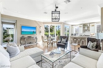 Building Photo - 993 8th St S