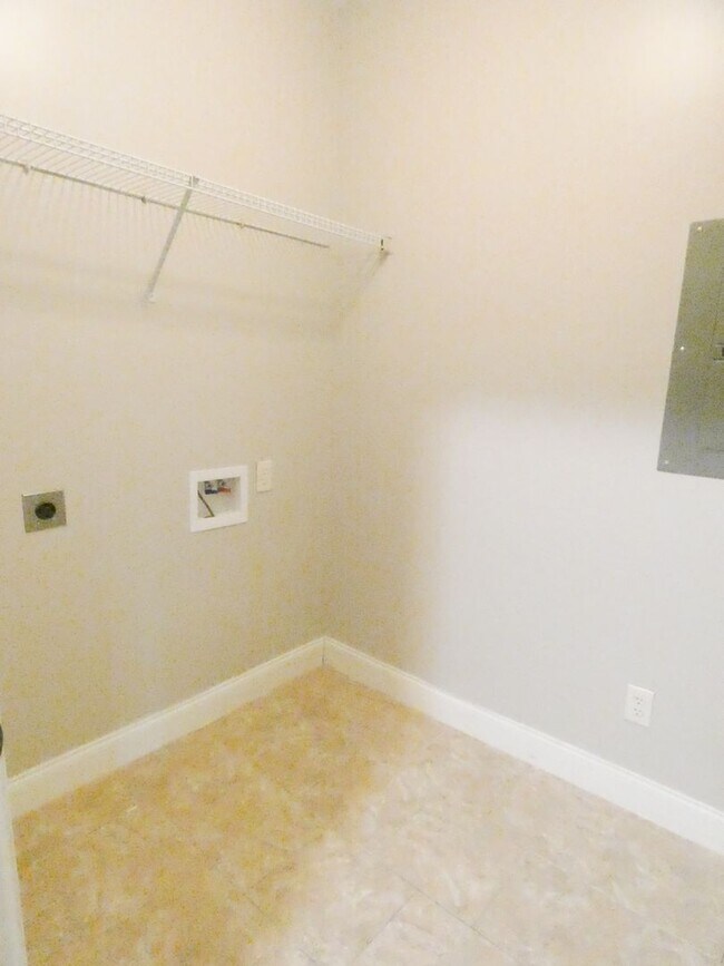 Foto del edificio - 107 Riverhaven Pl