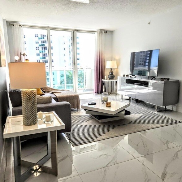 Foto principal - 3000 S Ocean Drive Unit 510
