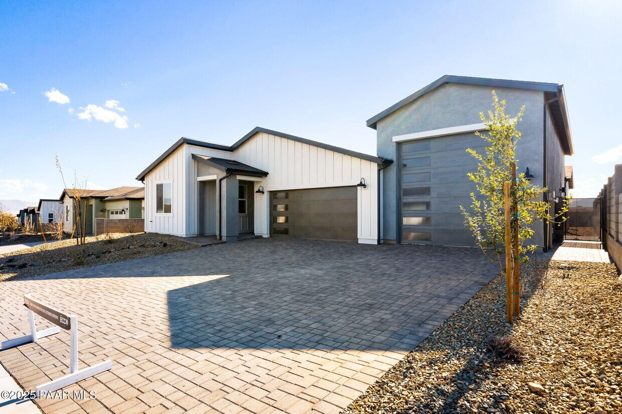 Foto principal - 7567 Louie Ln