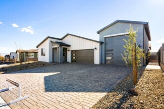 Building Photo - 7567 Louie Ln