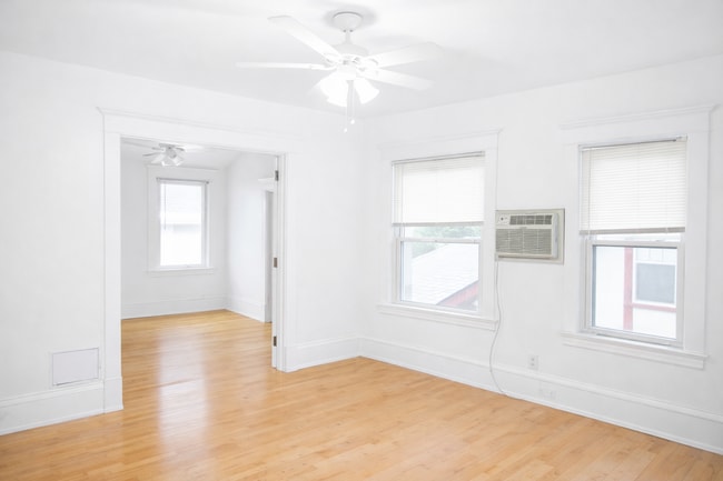 Building Photo - 1075-24