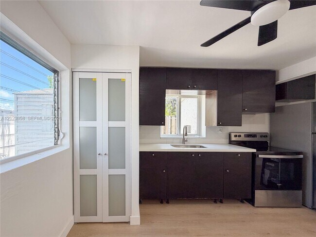 Foto del edificio - 313 SW 1st St