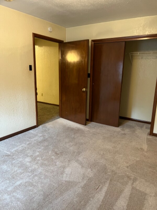 Foto del edificio - 7621 Noblestown Rd