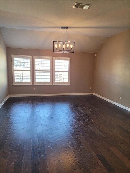 Foto del edificio - 3416 De Soto Loop