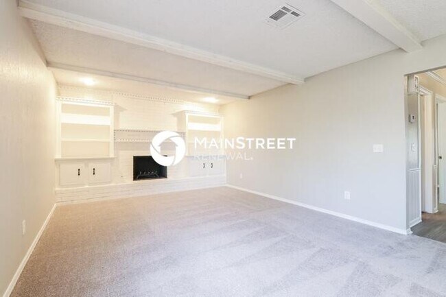 Foto del edificio - 5 Bedroom Pet-Friendly Home in Oklahoma City, OK with Main Street Renewal