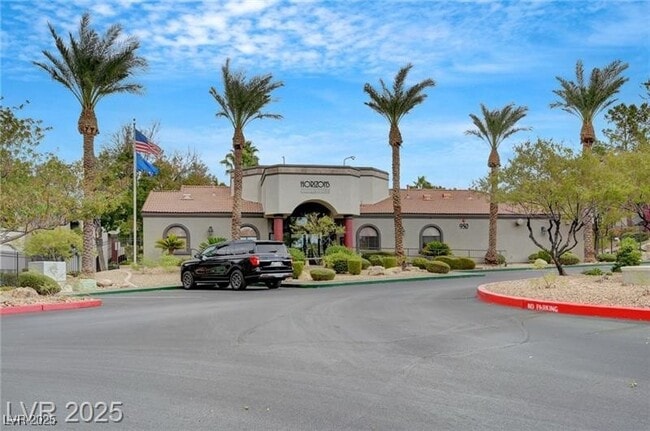 Building Photo - 950 Seven Hills Dr
