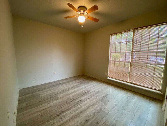 Building Photo - Quaint 3 Bedroom 1 Bath Home in Shreveport!