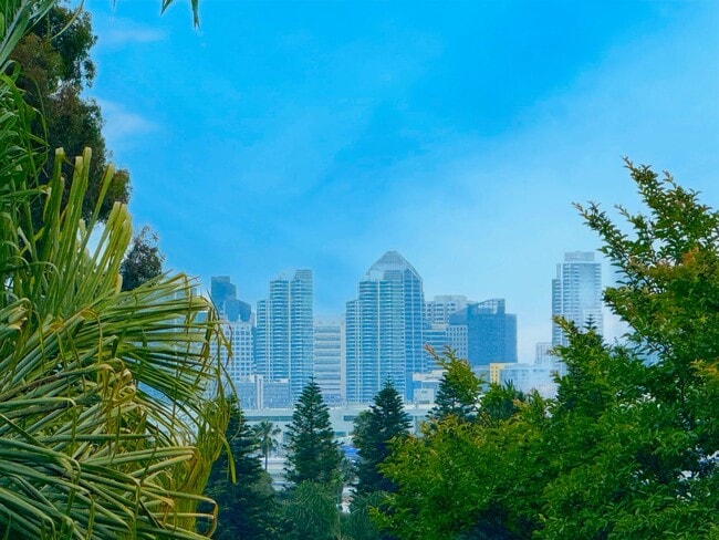 Building Photo - Welcome to your Contemporary Casita in the heart of Point Loma!