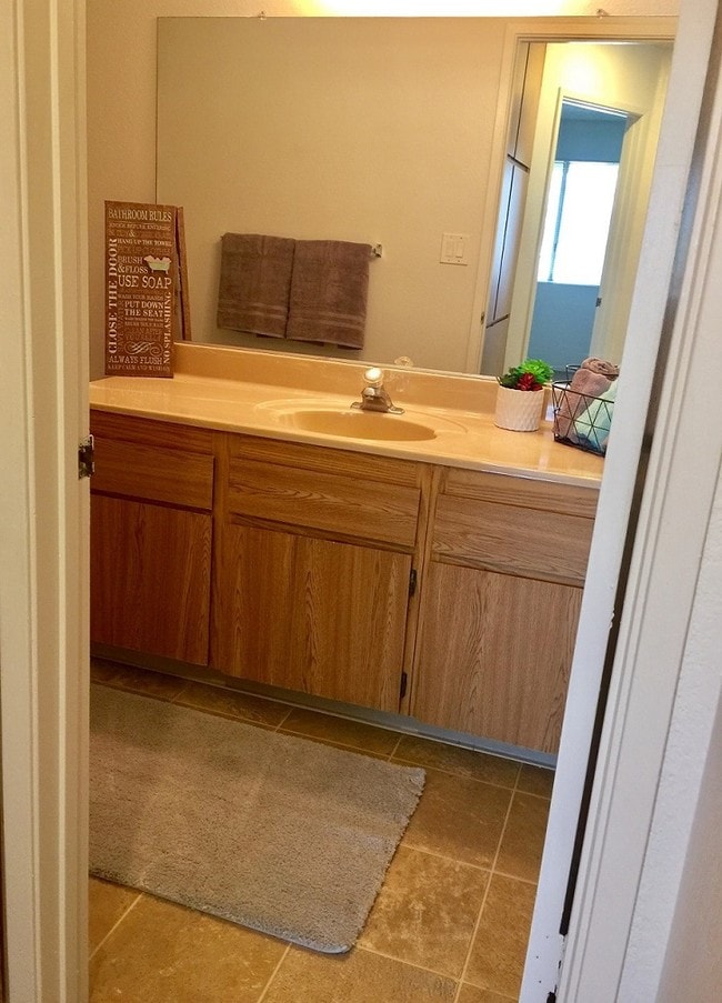 Westcourte Apartments Rentals Bakersfield, CA