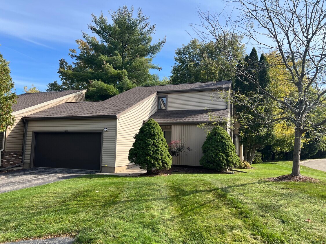 Primary Photo - 2520 Marmon Ct