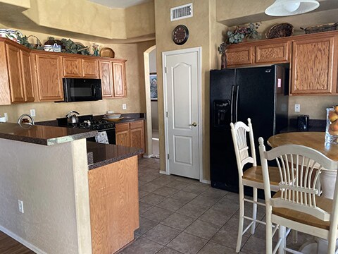 gourmet kitchen - 7446 E Odessa Cir