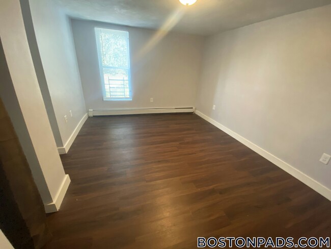 Building Photo - 10 Rockville Park