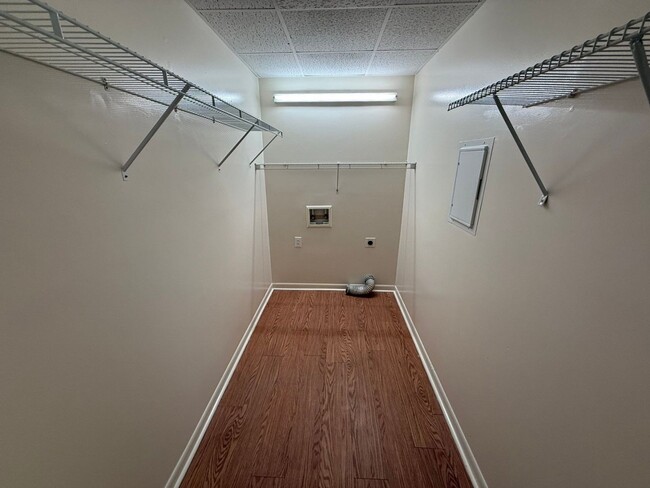 Foto del edificio - 3607 Lark Cir