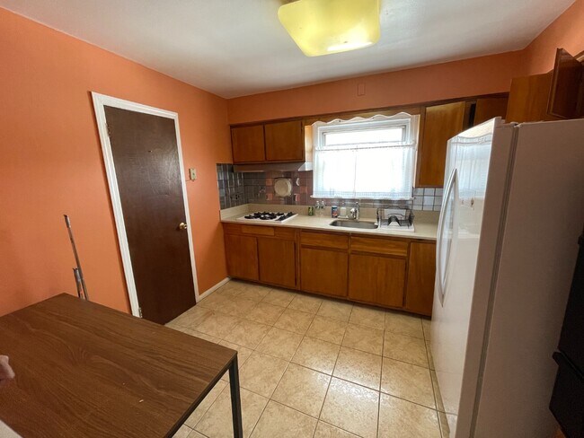 Foto del edificio - 1228 E 57th St