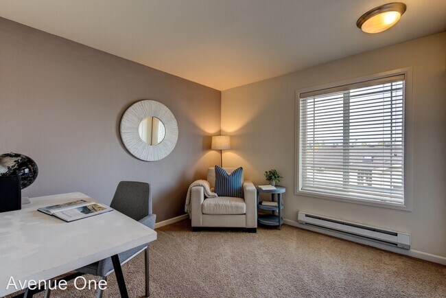 Building Photo - 2 br, 1 bath House - 2417 NW 59th St #W402