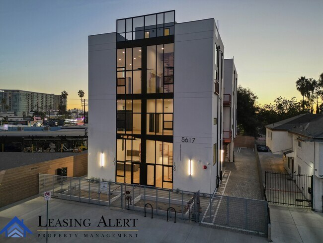 Photo - 5617 Klump Ave Townhome