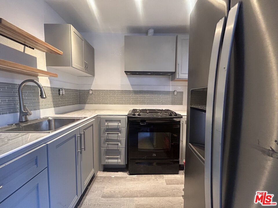 Foto principal - 5632 Baltimore St