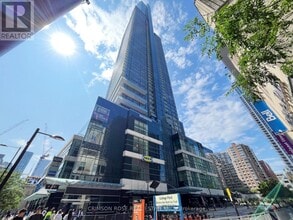 Building Photo - 386-3386 Yonge St