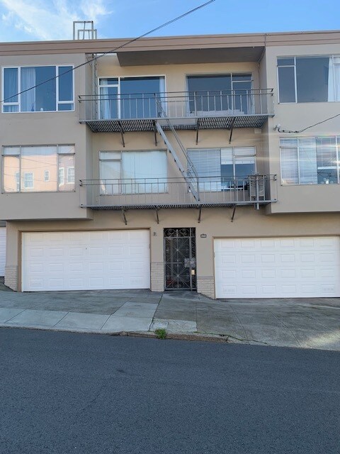 Primary Photo - 1585 10th Ave