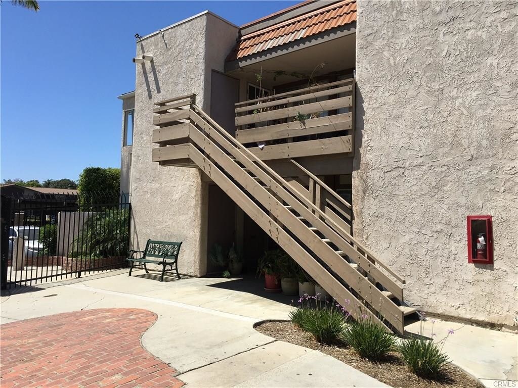 Primary Photo - 212 S Kraemer Blvd