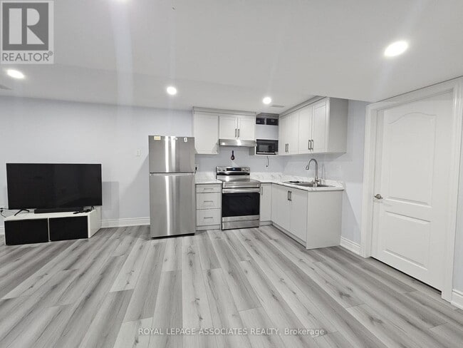 Building Photo - 131 Lloyd Sanderson Dr