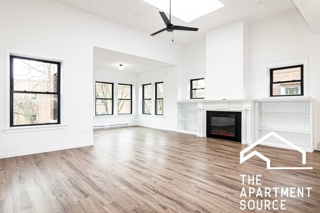 Building Photo - 1428 W Jonquil Terrace