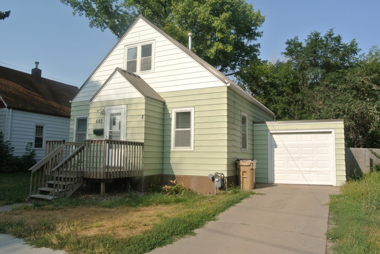 Primary Photo - House- NE