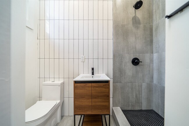 Foto del edificio - 70 Lafayette St