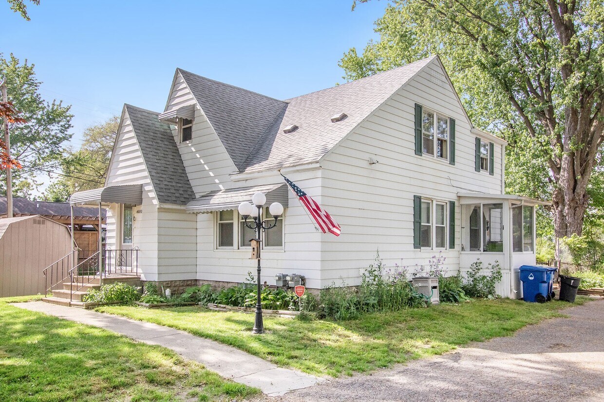 4080 Joyce Ave Unit A, Waterford Township, MI 48329 Apartments in