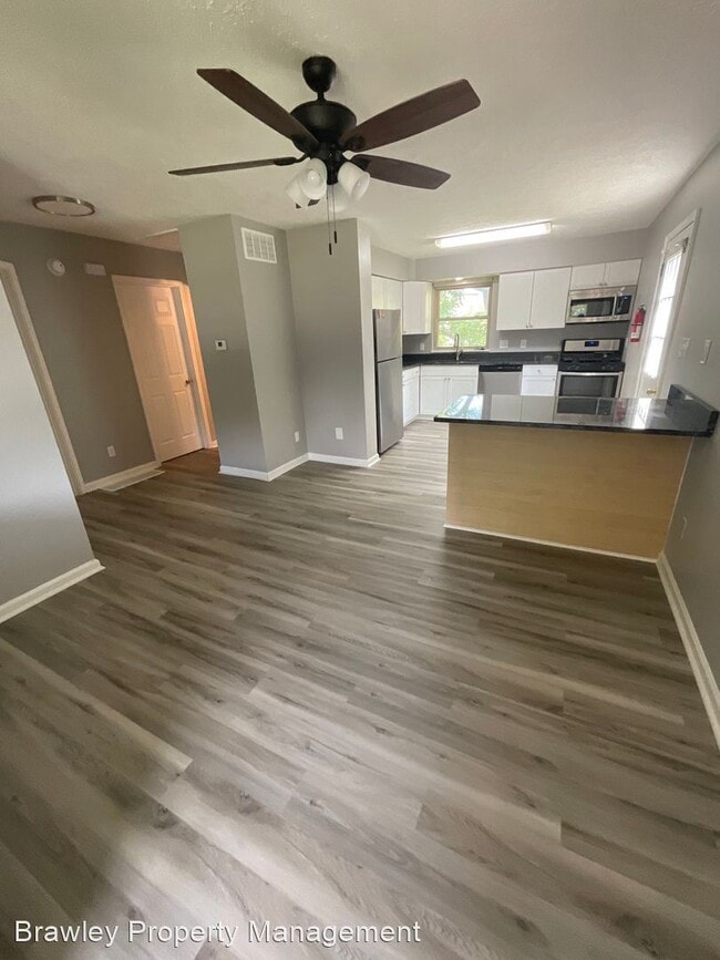 Building Photo - 5 br, 2 bath House - 1326 N Woodburn Ave