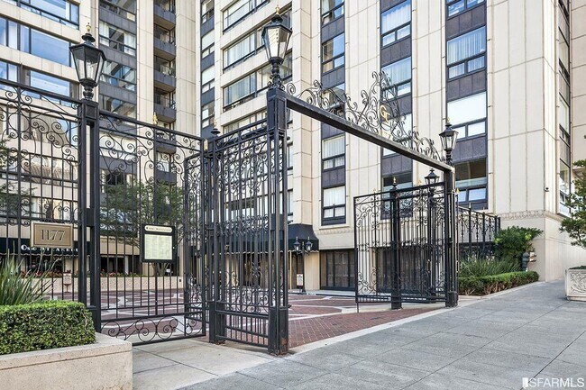 Foto del edificio - 1177 California St
