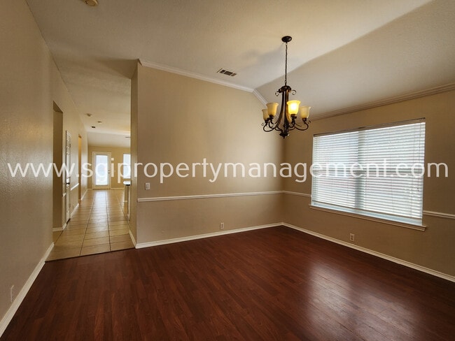 Foto del edificio - 1415 Murphy Dr