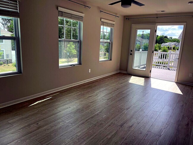 Foto del edificio - 11052 Chalkbark Ln