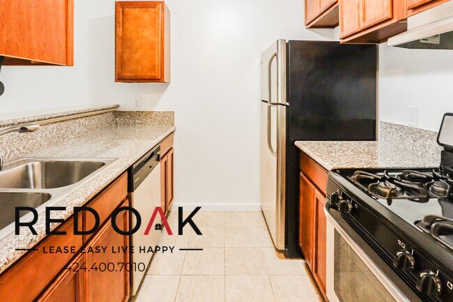 Foto del edificio - ~1 Month FREE~ + LOW DEPOSIT! Stunning One...