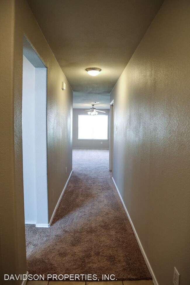 Building Photo - 3 br, 2 bath House - 5011 Fountain Hill
