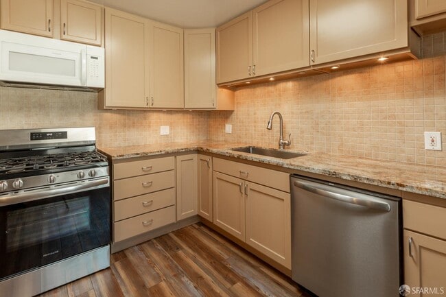 Building Photo - 316 Bridgeview Dr