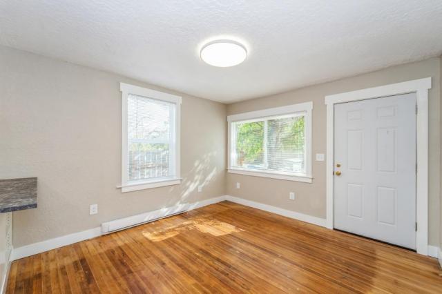 Building Photo - 2 bedroom in Seattle WA 98115