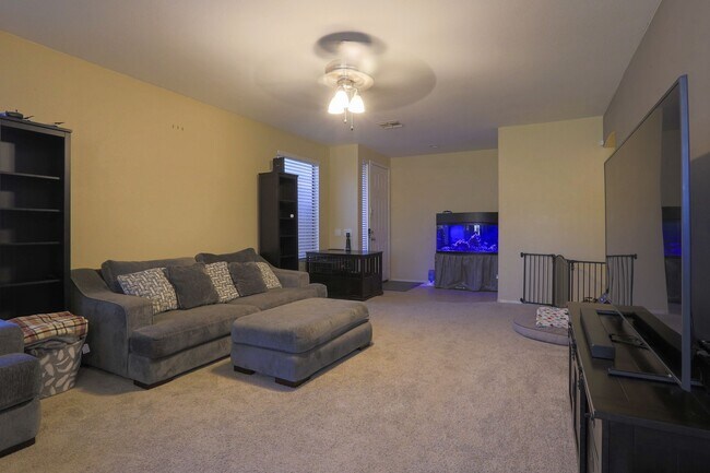 Foto del edificio - 9438 W Ross Ave