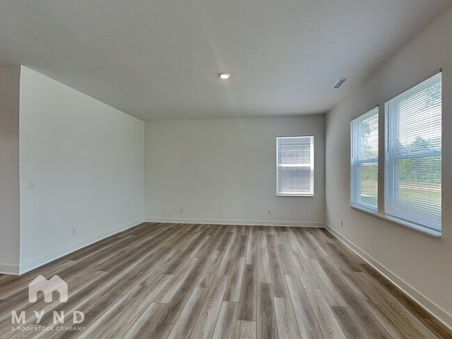 Building Photo - 16935 Sandhurst Pl