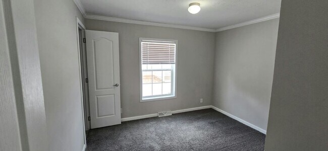 Building Photo - 52505 Willow Wood Ct
