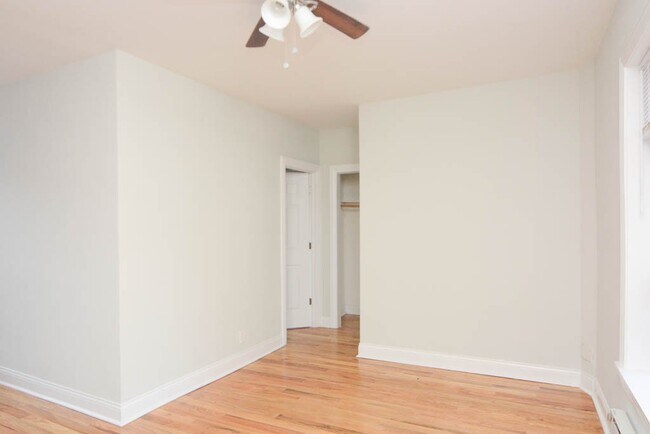 Foto del edificio - 644 W Oakdale Ave