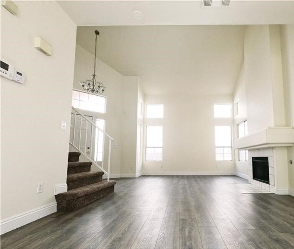 Foto del edificio - Coming soon!  4 Bedroom!  Buffalo & Smoke Ranch Area!